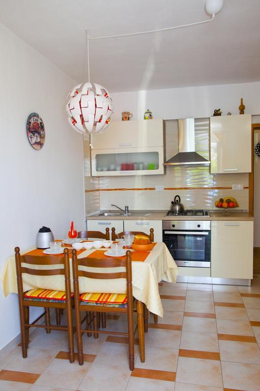 Apartments Marija Vrbnik  Bagian luar foto