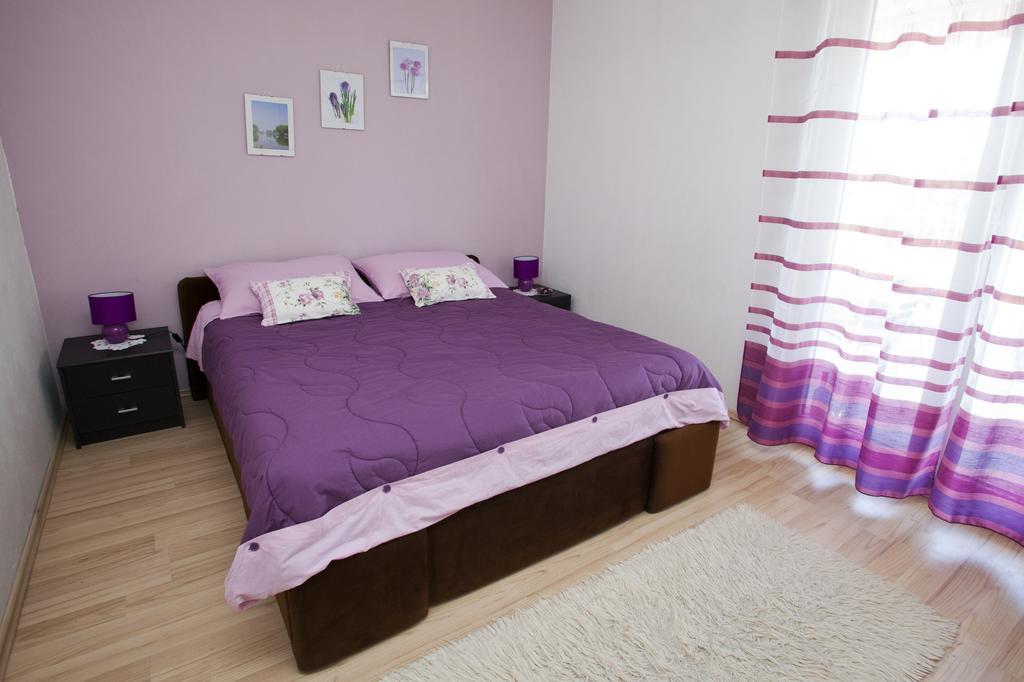Apartments Marija Vrbnik  Bagian luar foto