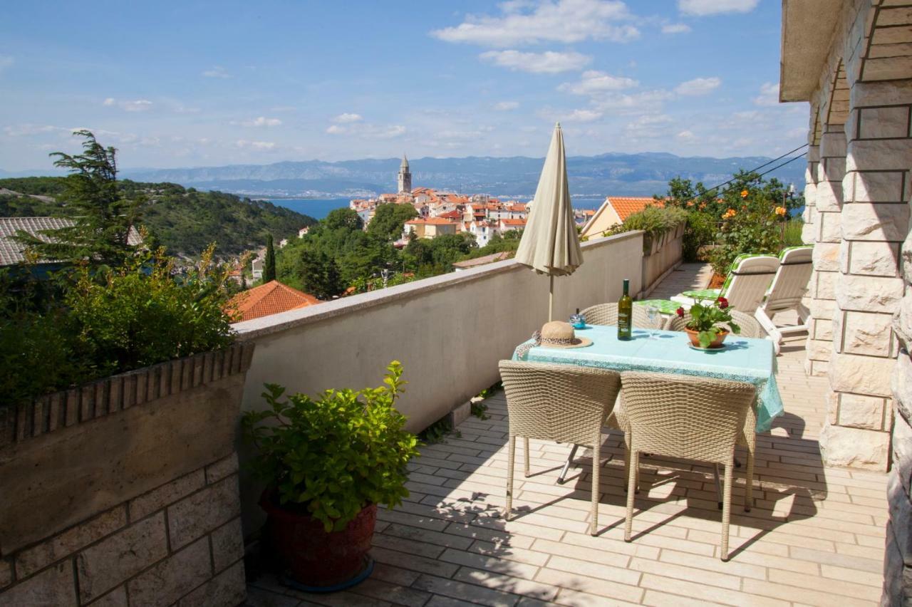 Apartments Marija Vrbnik  Bagian luar foto